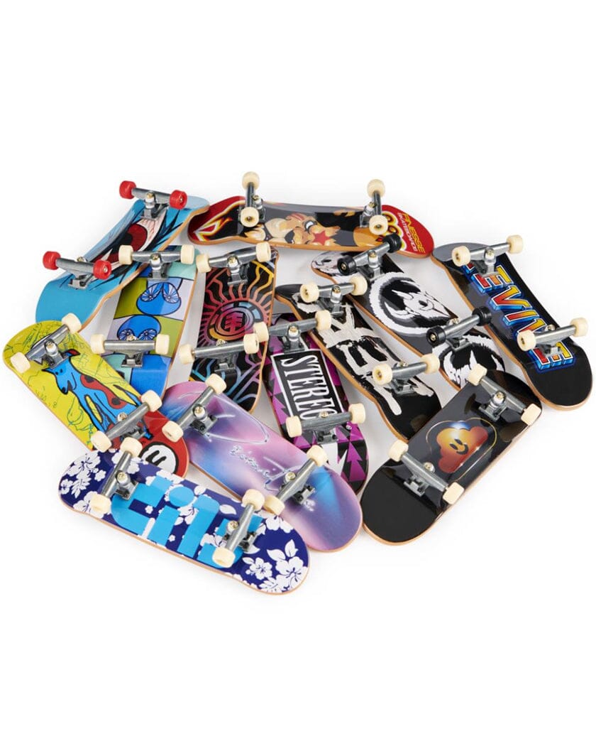 Tech Deck, 96mm Fingerboard Mini Skateboard with Authentic Designs, For  Ages 6 and Up (Styles May Vary) 