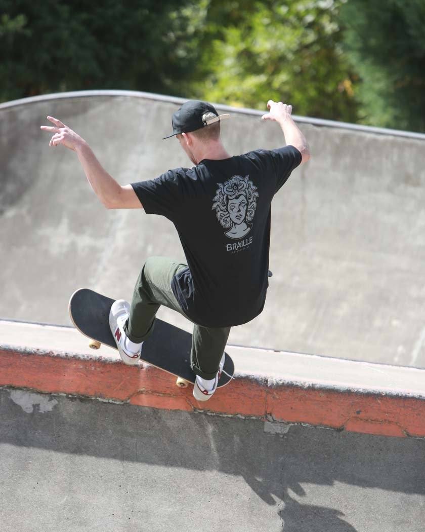Medusa Skate Tee Shirt BrailleSkateboarding 